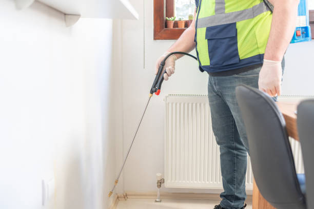 Best Pest Control for Homes  in Oregon, WI
